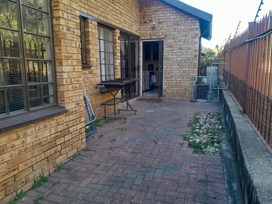 3 Bedroom Property for Sale in Safari Gardens North West